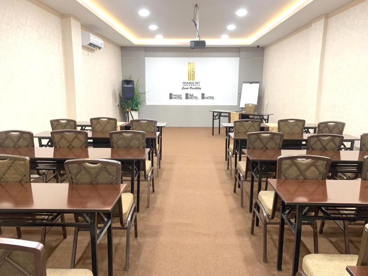 Sky View Hotel Managed By Os Batam Esterno foto
