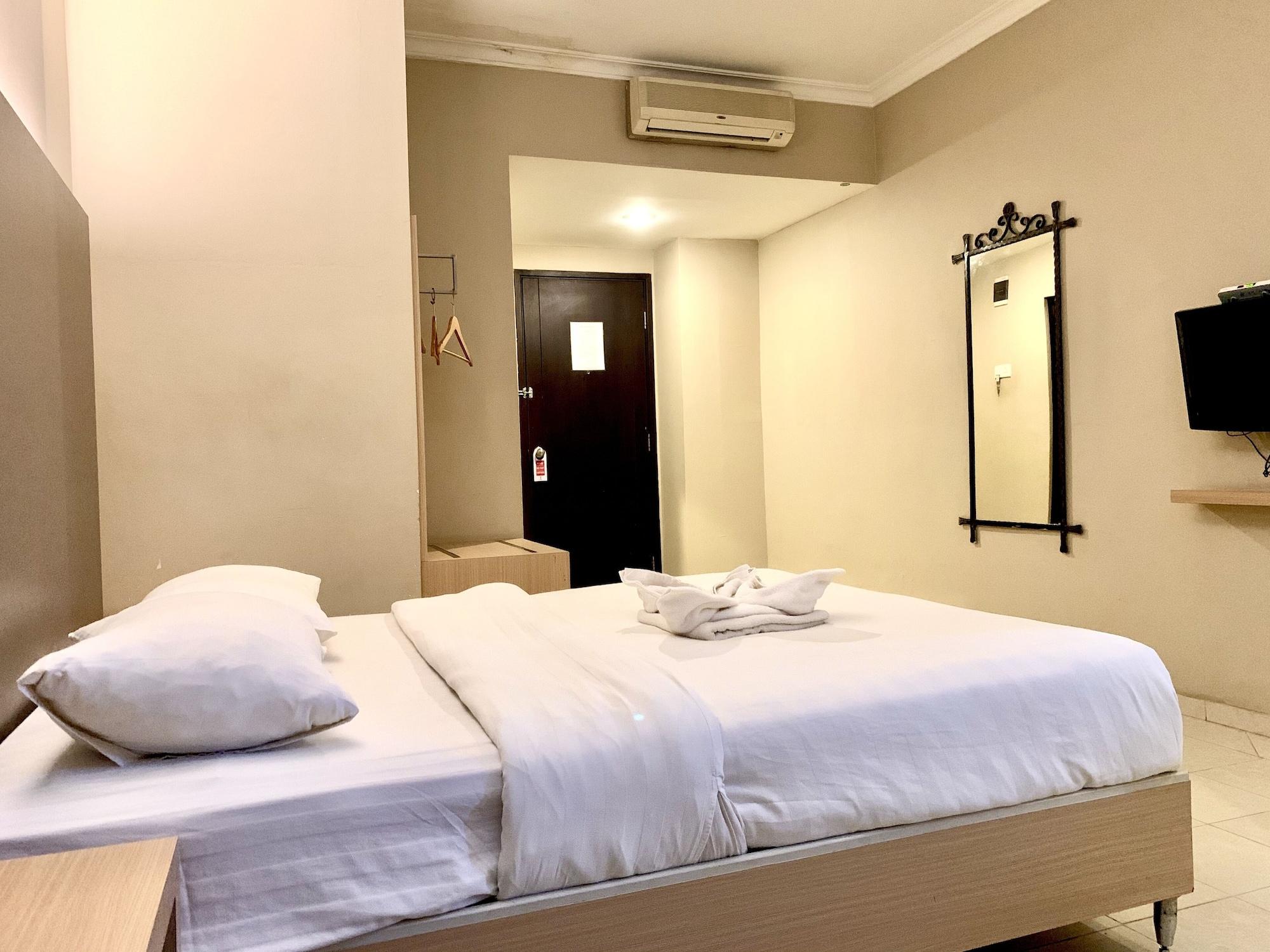 Sky View Hotel Managed By Os Batam Esterno foto