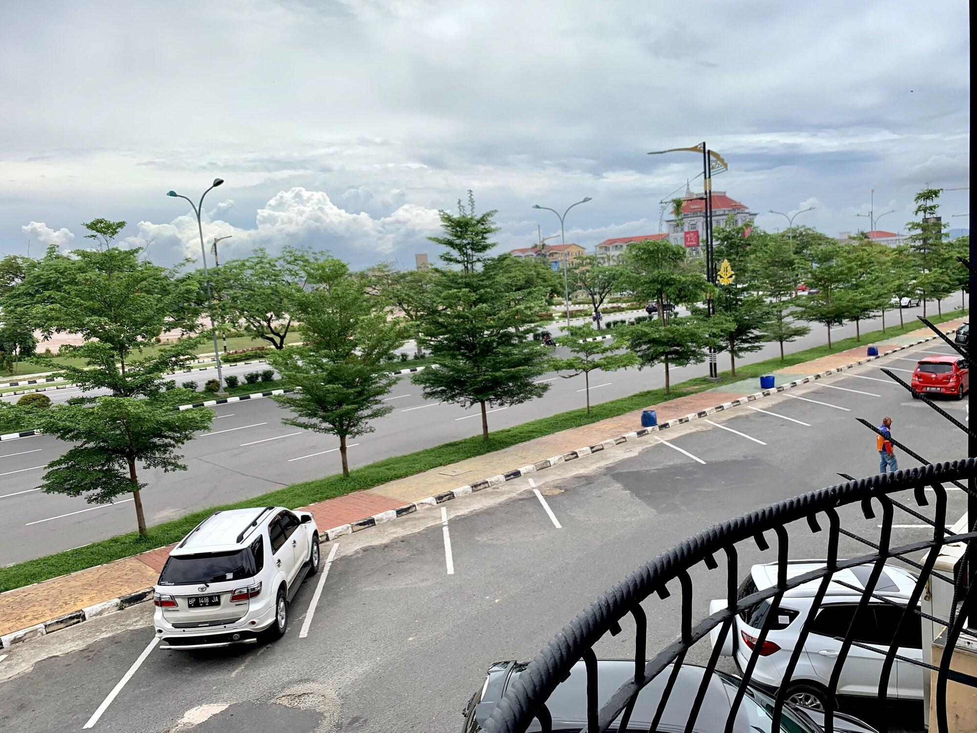 Sky View Hotel Managed By Os Batam Esterno foto