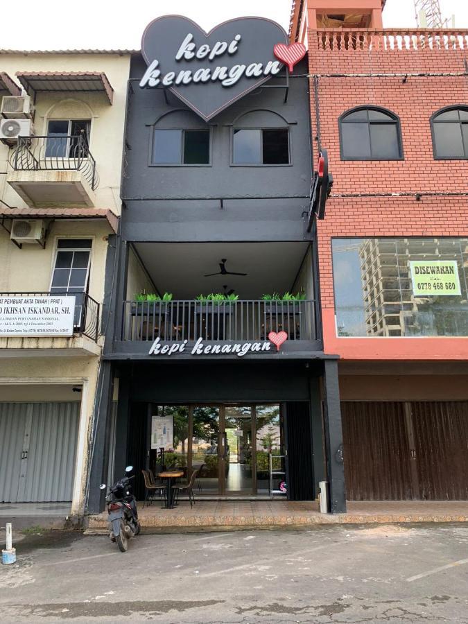 Sky View Hotel Managed By Os Batam Esterno foto