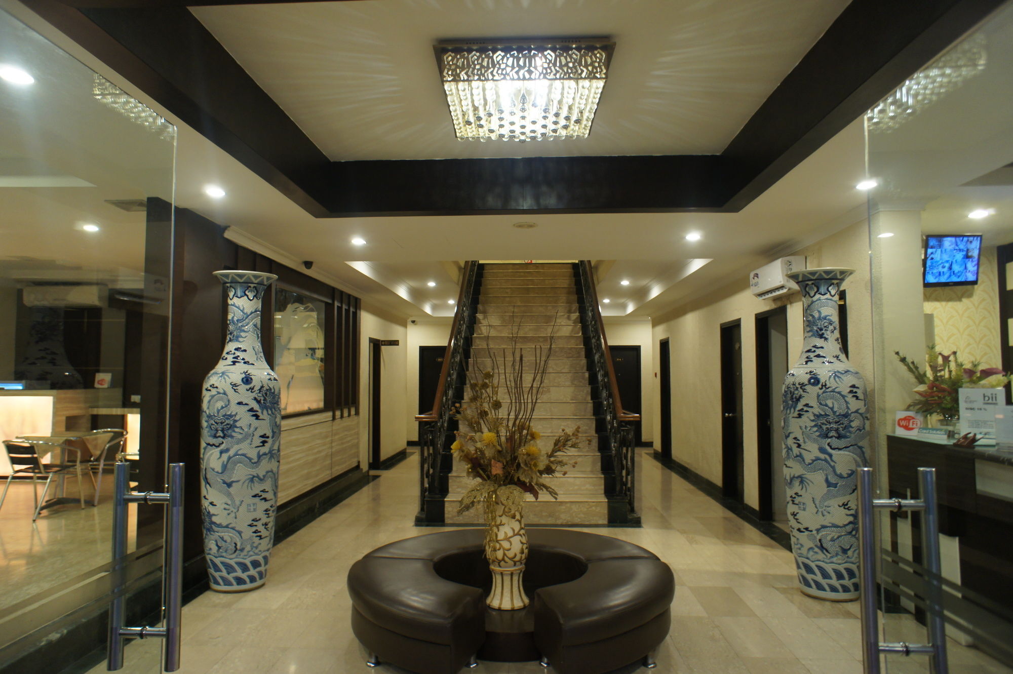 Sky View Hotel Managed By Os Batam Esterno foto
